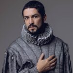 Em montagem de Shakespeare, Gabriel Leone retorna aos palcos após oito anos